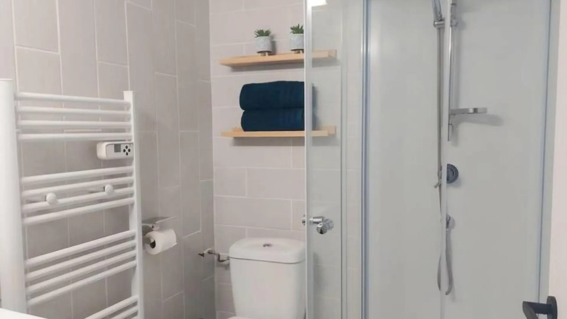 Gite De France La Marmotte Avec Terrasse Privative Proche Du Lac D'Aiguebelette Saint-Beron Appartement